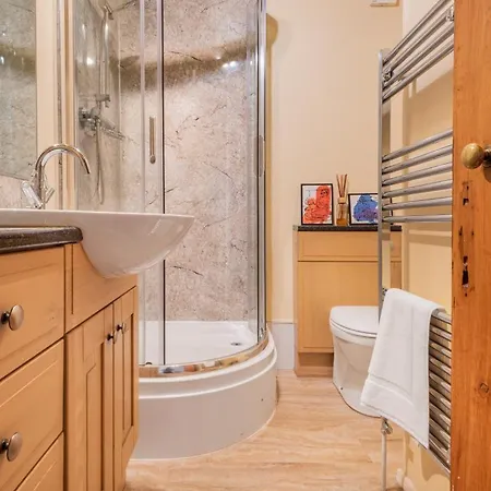 2 Bed In Sz144 Holiday home