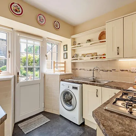 2 Bed In Sz144 Holiday home